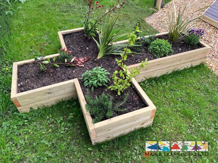 St Clare’s Prayer Garden April 2024 (11)