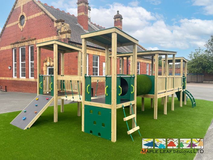 Tree Top Village Play Tower – Cavendish 06-24 (1)