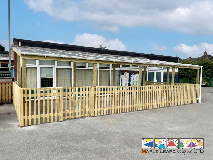 Lean to Timber Pergola with Polycarbonate Roof 10.4m x 4.7m – 18.6Lm x 1.2m high Timber Palisade Fencing – Brookhurst July 2024 – 1