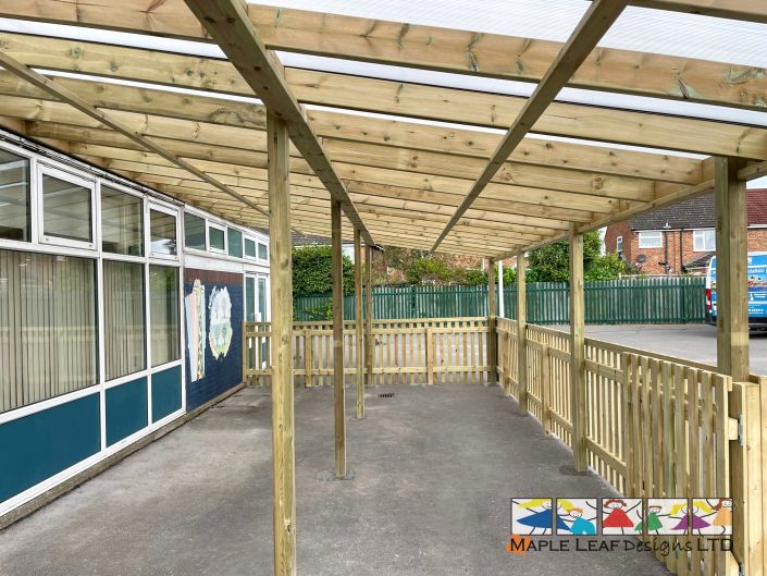 Lean to Timber Pergola with Polycarbonate Roof 10.4m x 4.7m – 18.6Lm x 1.2m high Timber Palisade Fencing – Brookhurst July 2024 – 4